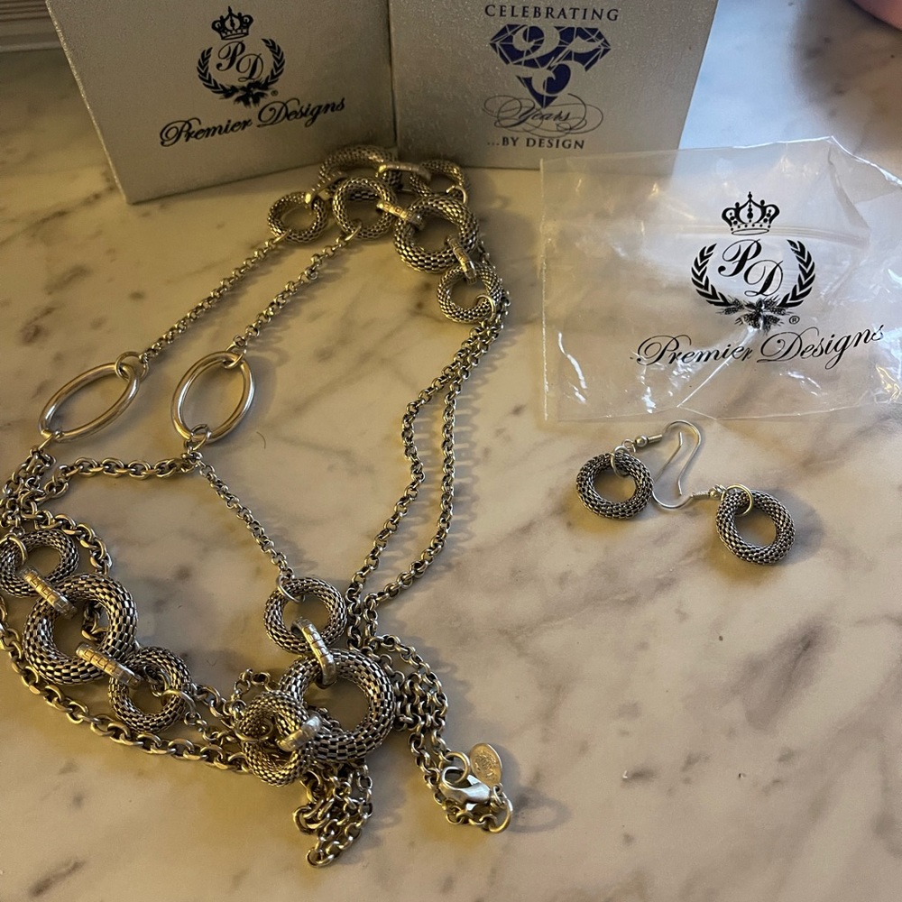 Premier Designs necklace and earrings
